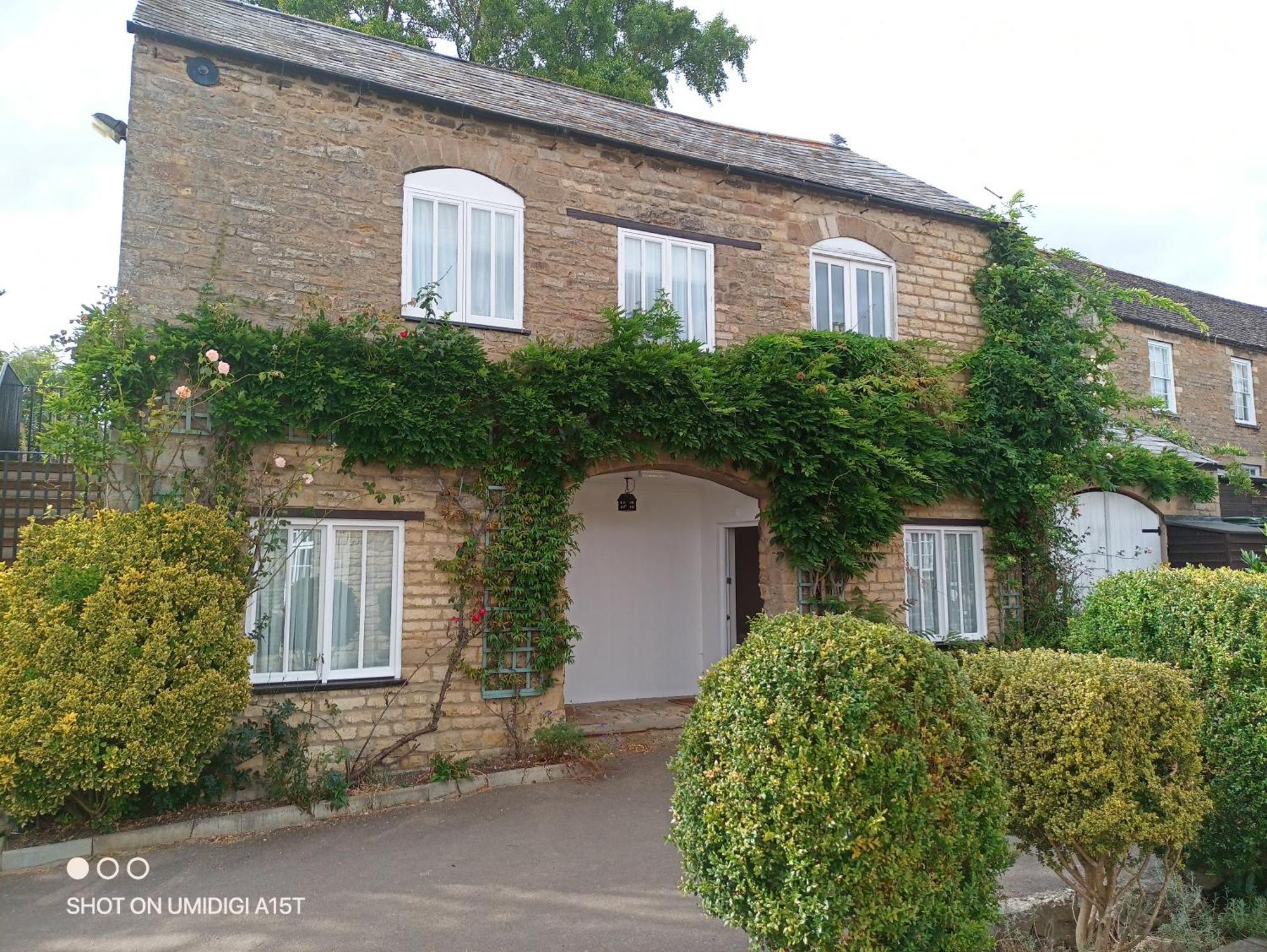 The Ship Inn Oundle Exterior photo